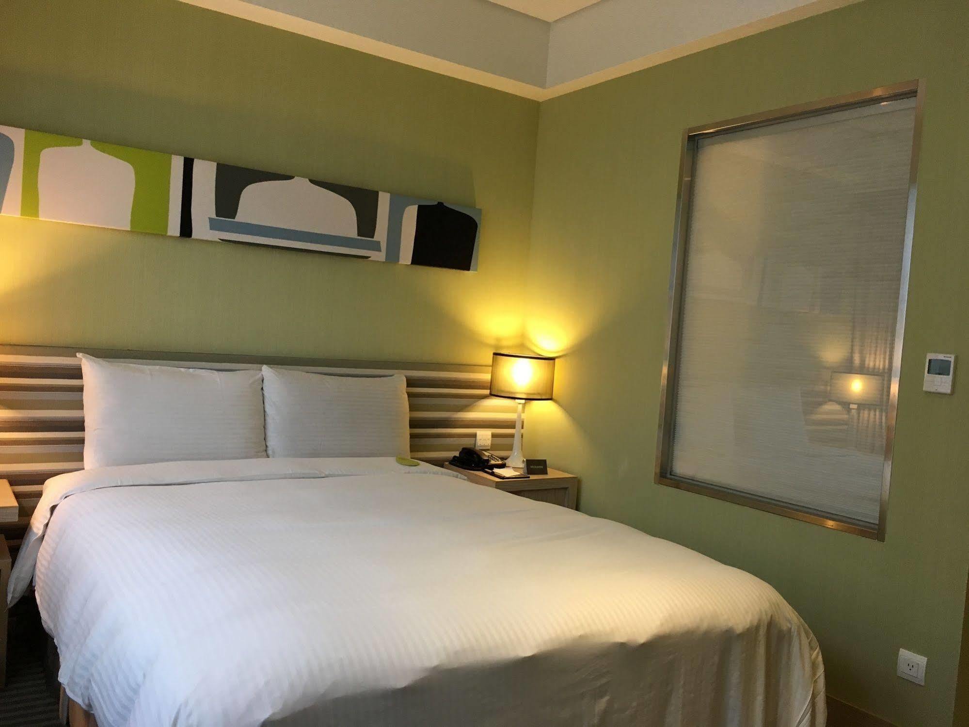 Park City Hotel Central Tajcshung Kültér fotó