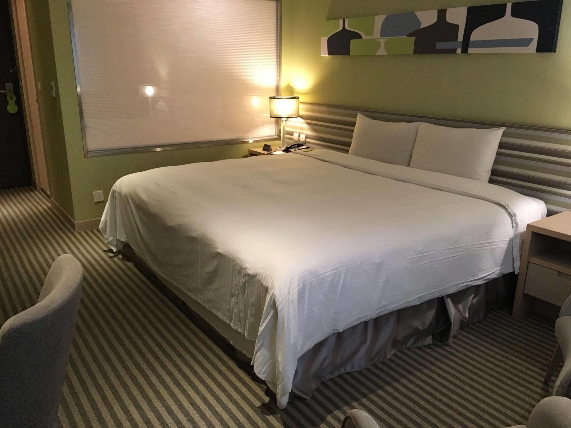 Park City Hotel Central Tajcshung Kültér fotó